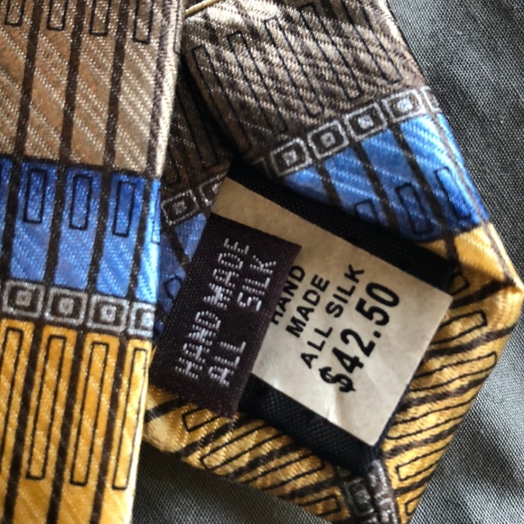 Silk tie - Picture 2 of 3